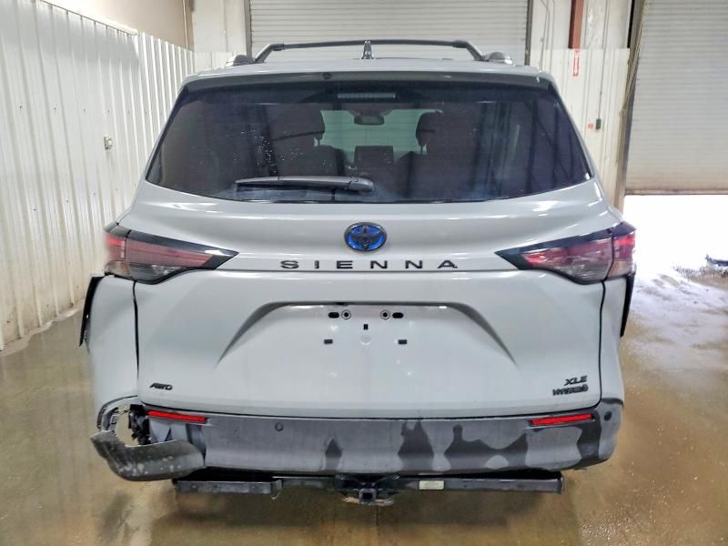2024 Toyota Sienna xse