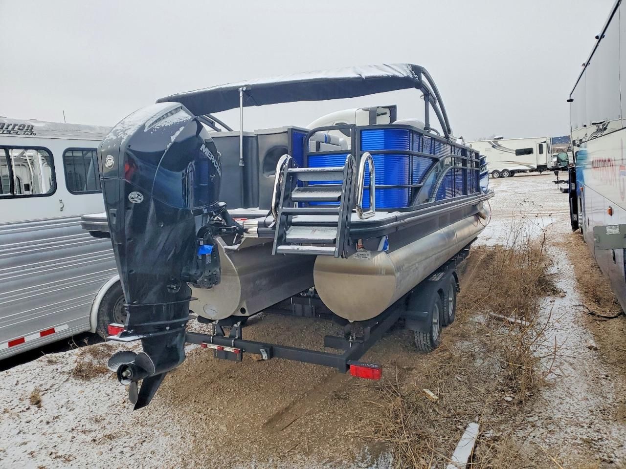 2025 Bennington Pontoon-Pontoon Boat