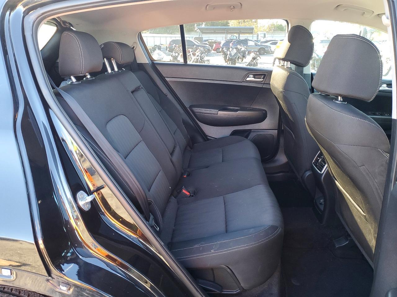 2021 KIA Sportage lx