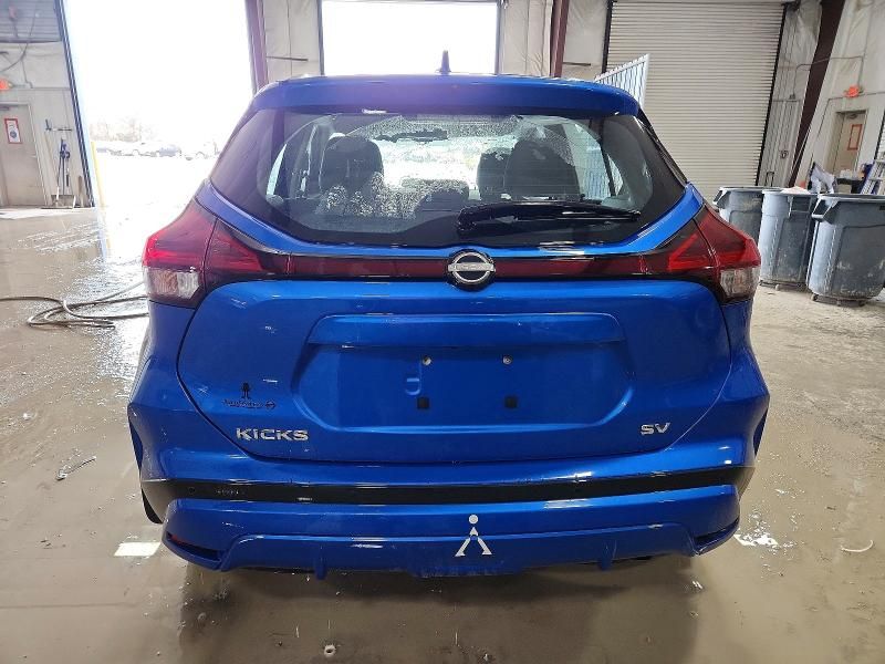 2022 Nissan Kicks sv
