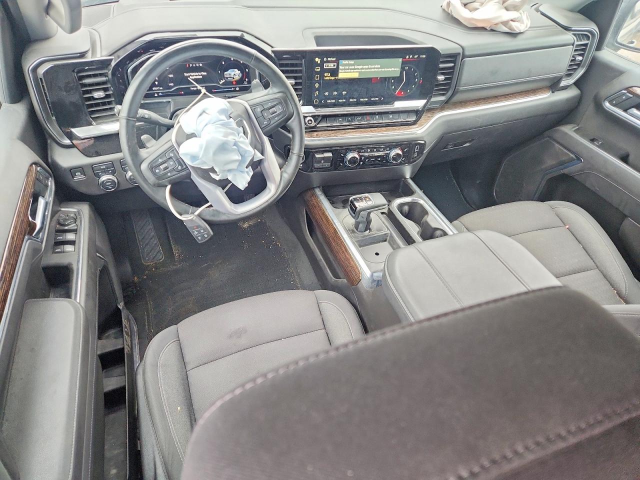 2025 GMC Sierra K1500 Elevation