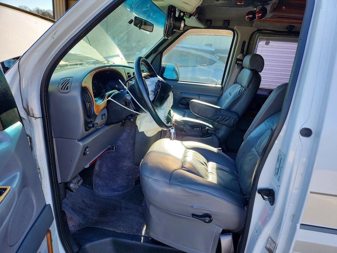1998 Ford Econoline E150 van
