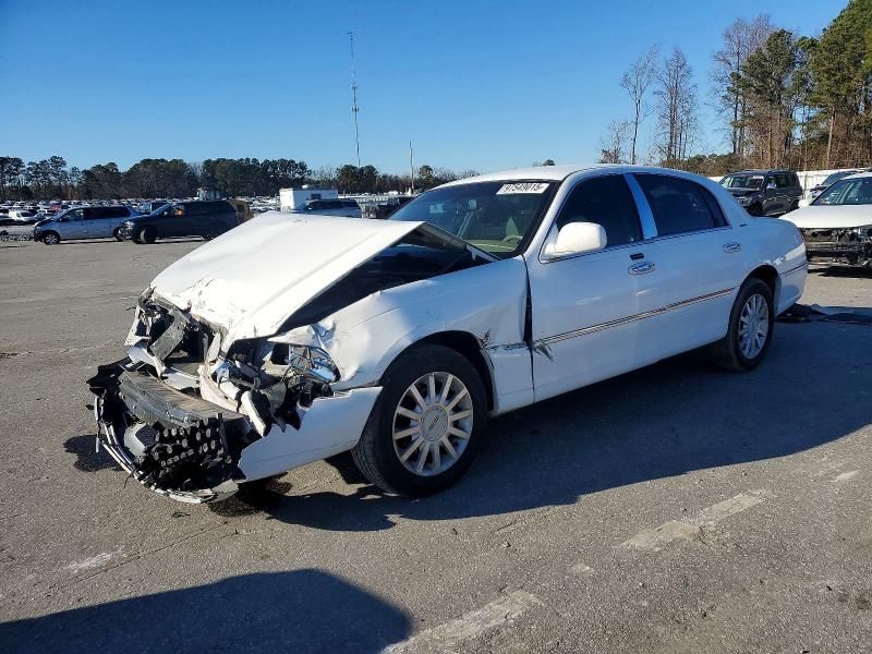 2006 Lincoln Town car Signature