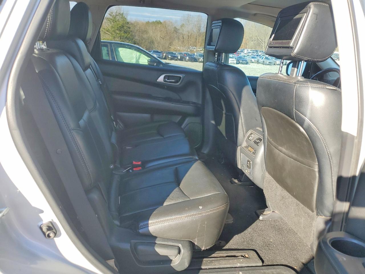 2014 Nissan Pathfinder s