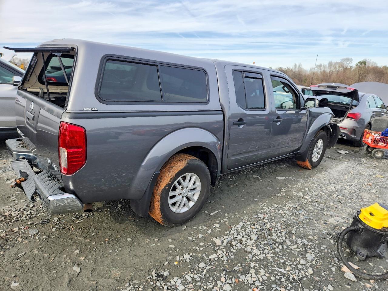 2021 Nissan Frontier s