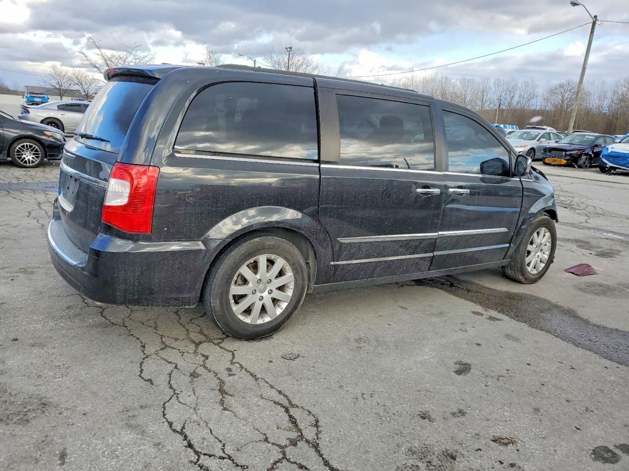 2012 Chrysler Town & Country Touring l