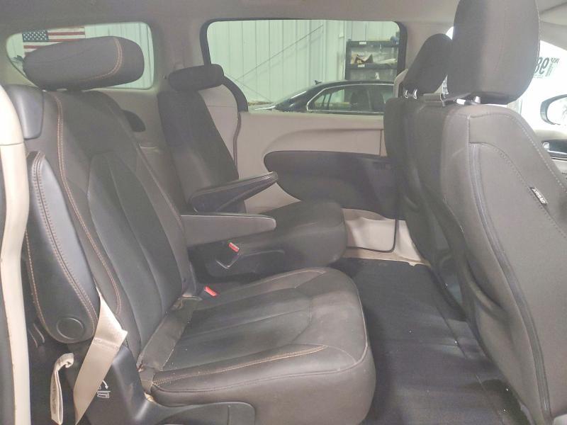 2017 Chrysler Pacifica lx