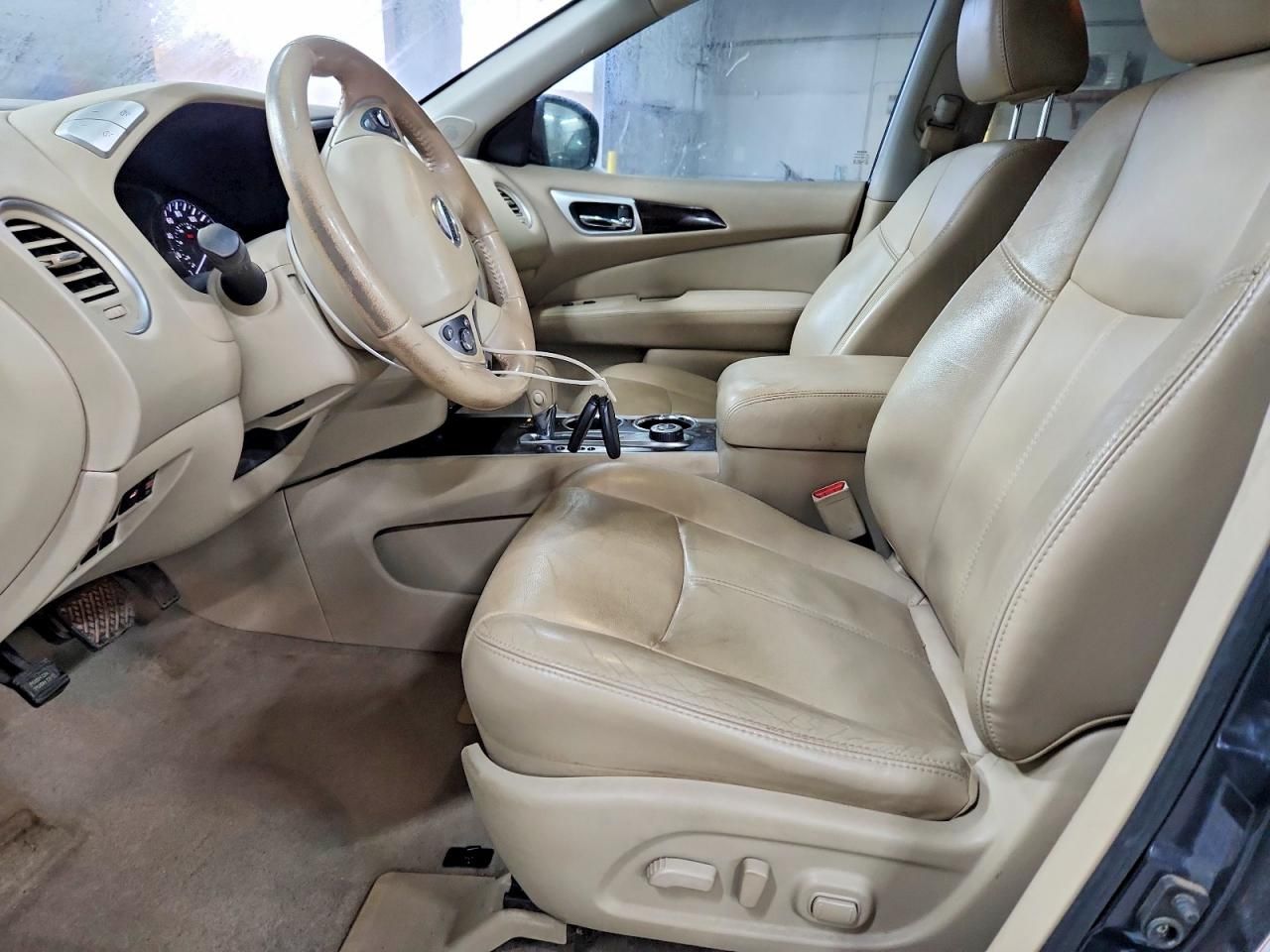 2014 Nissan Pathfinder s