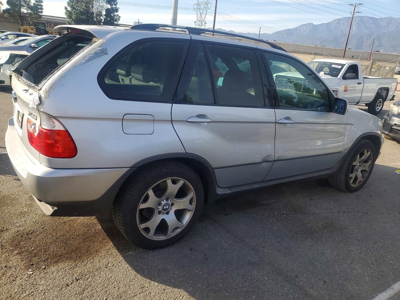 2000 BMW X5 4.4i