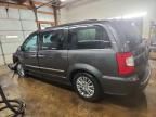 2016 Chrysler Town & Country Touring l