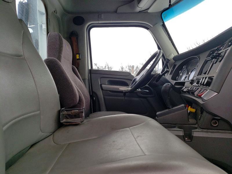 2015 Kenworth T680 Semi Truck