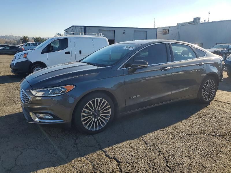 2018 Ford Fusion Titanium/platinum hev