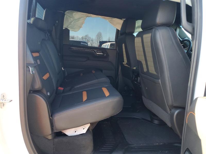 2025 GMC Sierra K2500 AT4