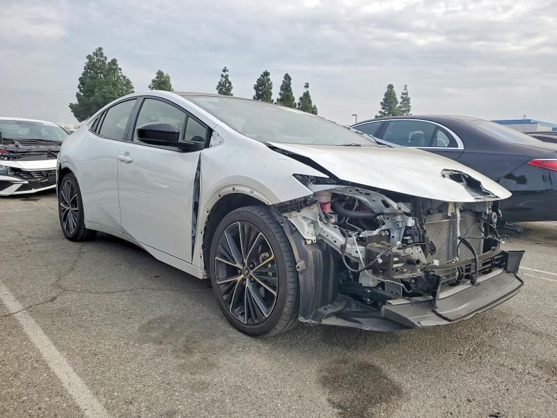 2025 Toyota Prius le