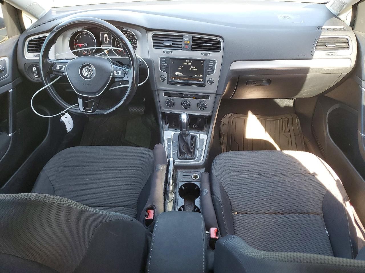 2016 Volkswagen Golf Sportwagen s