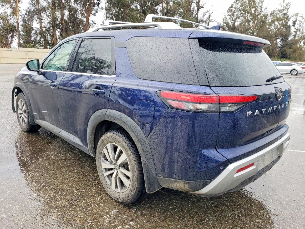 2022 Nissan Pathfinder sl