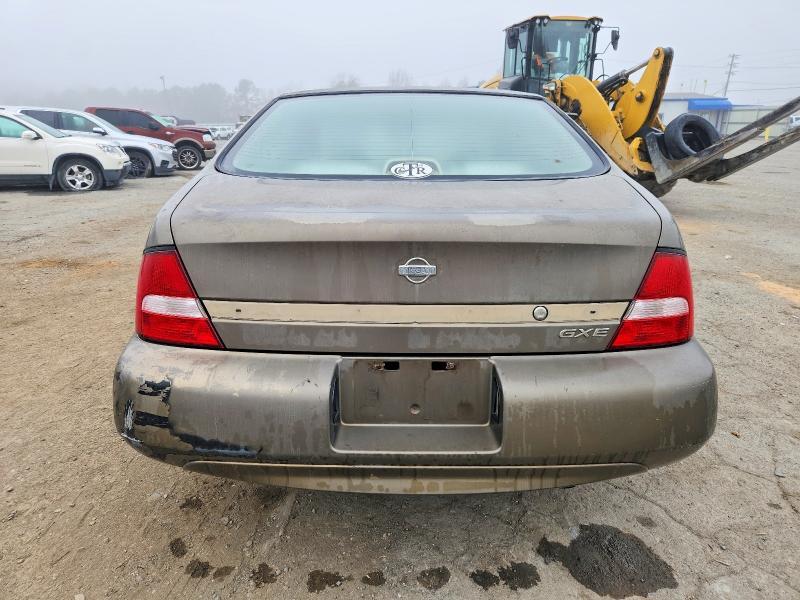 2000 Nissan Altima xe