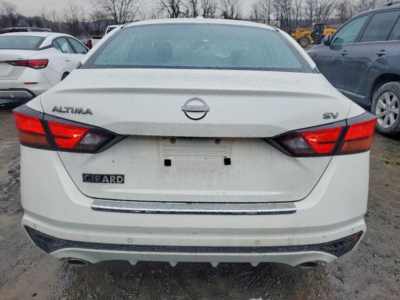 2023 Nissan Altima sv