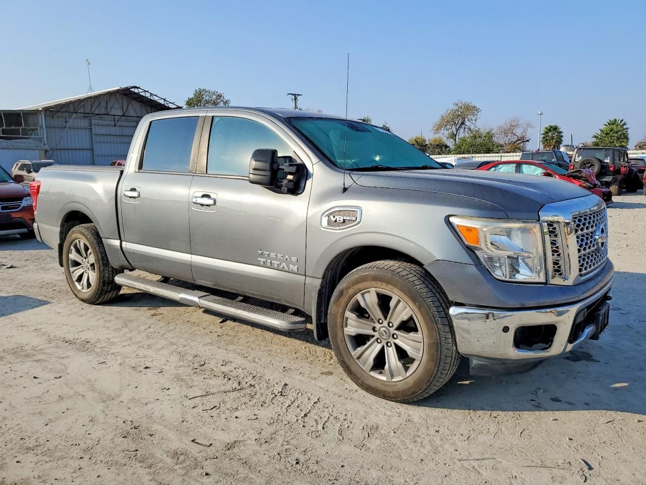 2017 Nissan Titan sv