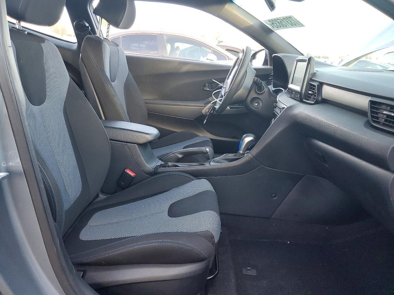 2019 Hyundai Veloster Base