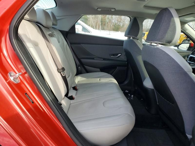 2022 Hyundai Elantra Limited