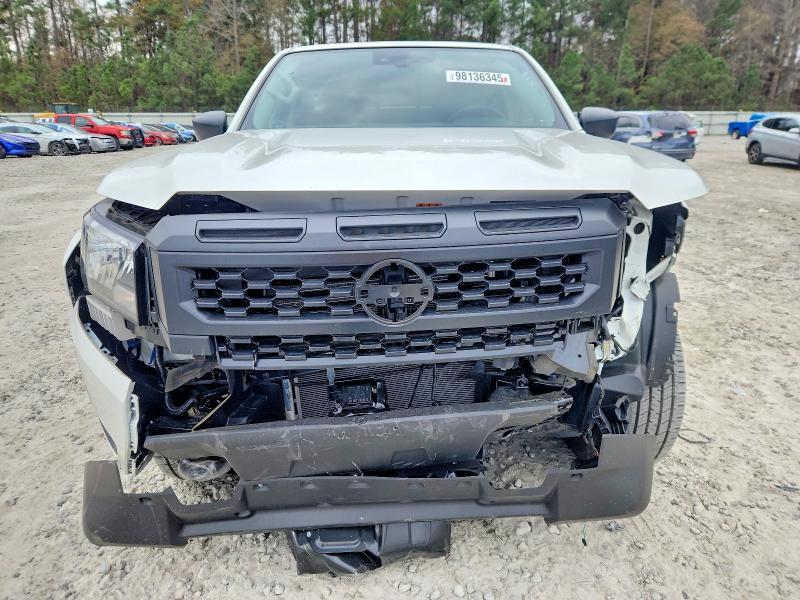 2025 Nissan Frontier s