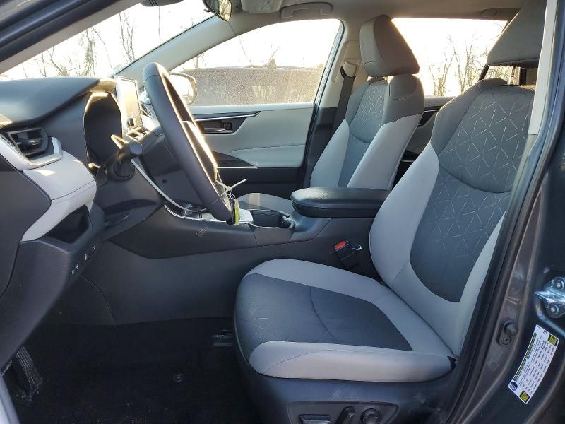 2025 Toyota Rav4 xle