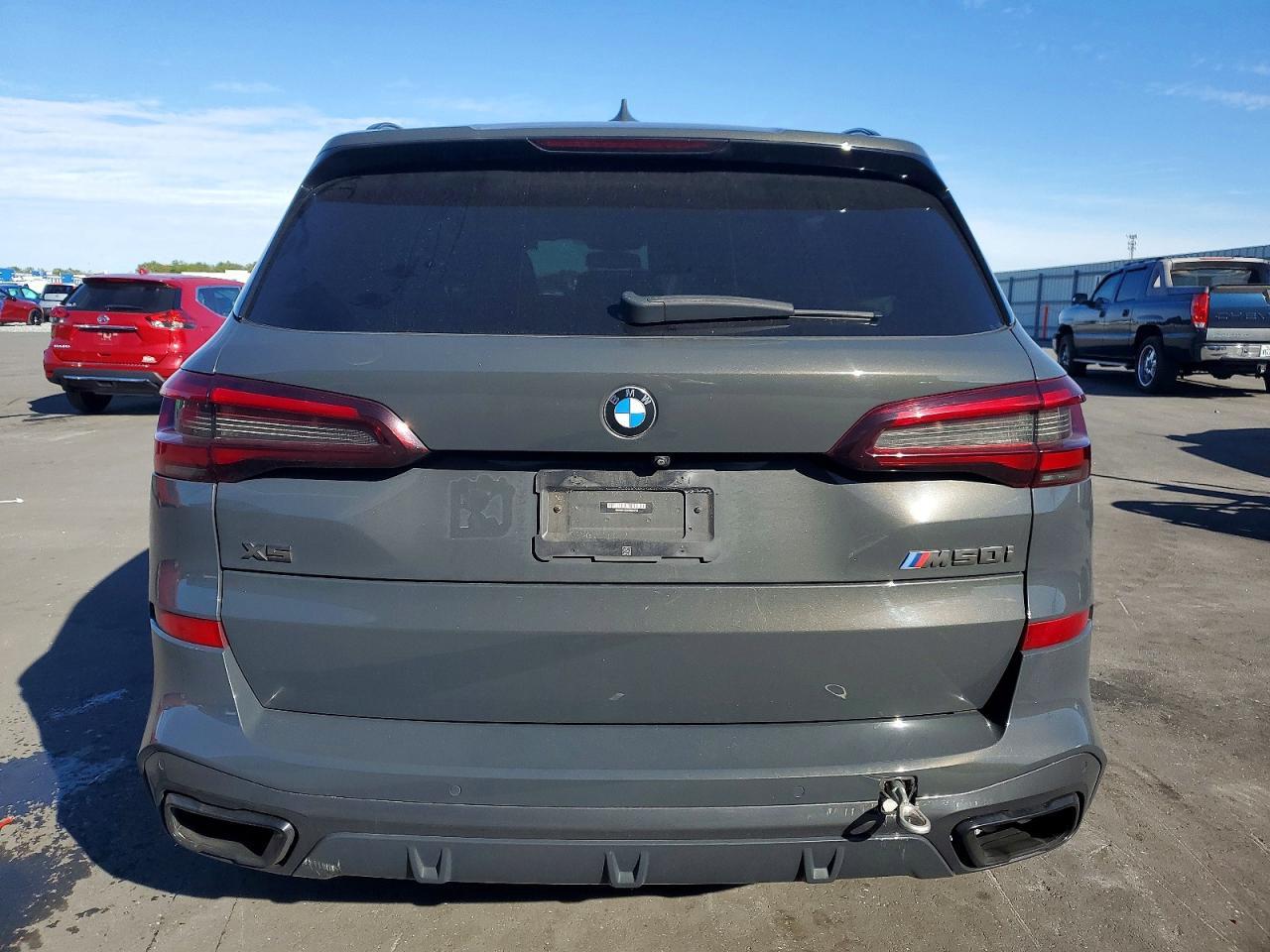 2022 BMW X5 M50i