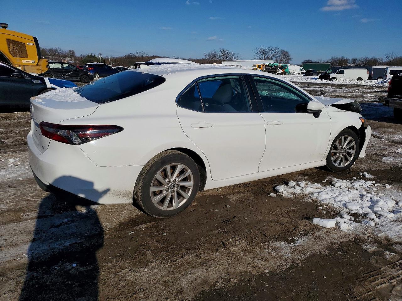 2023 Toyota Camry le