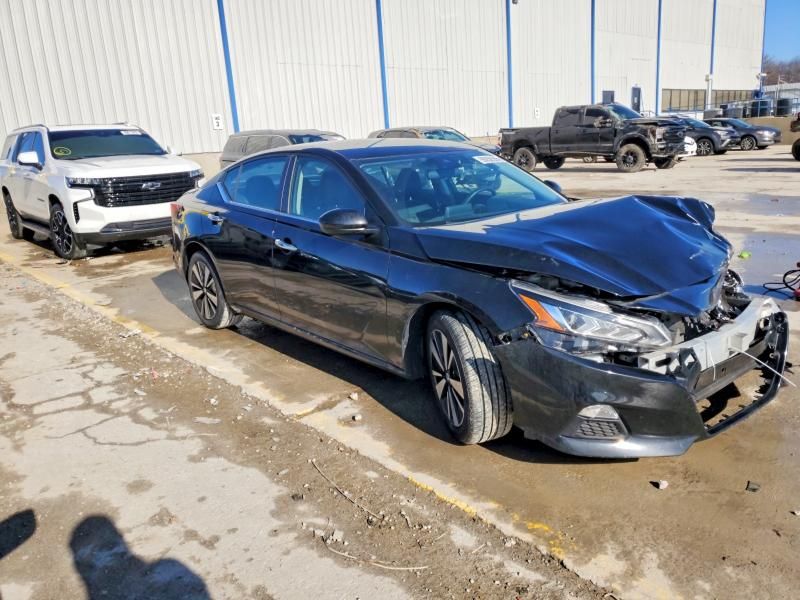 2021 Nissan Altima sv