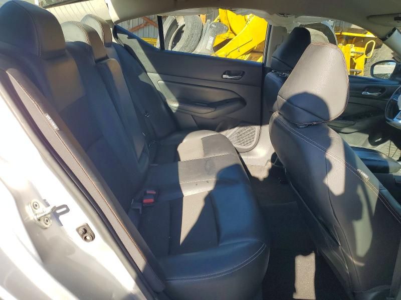 2020 Nissan Altima sr