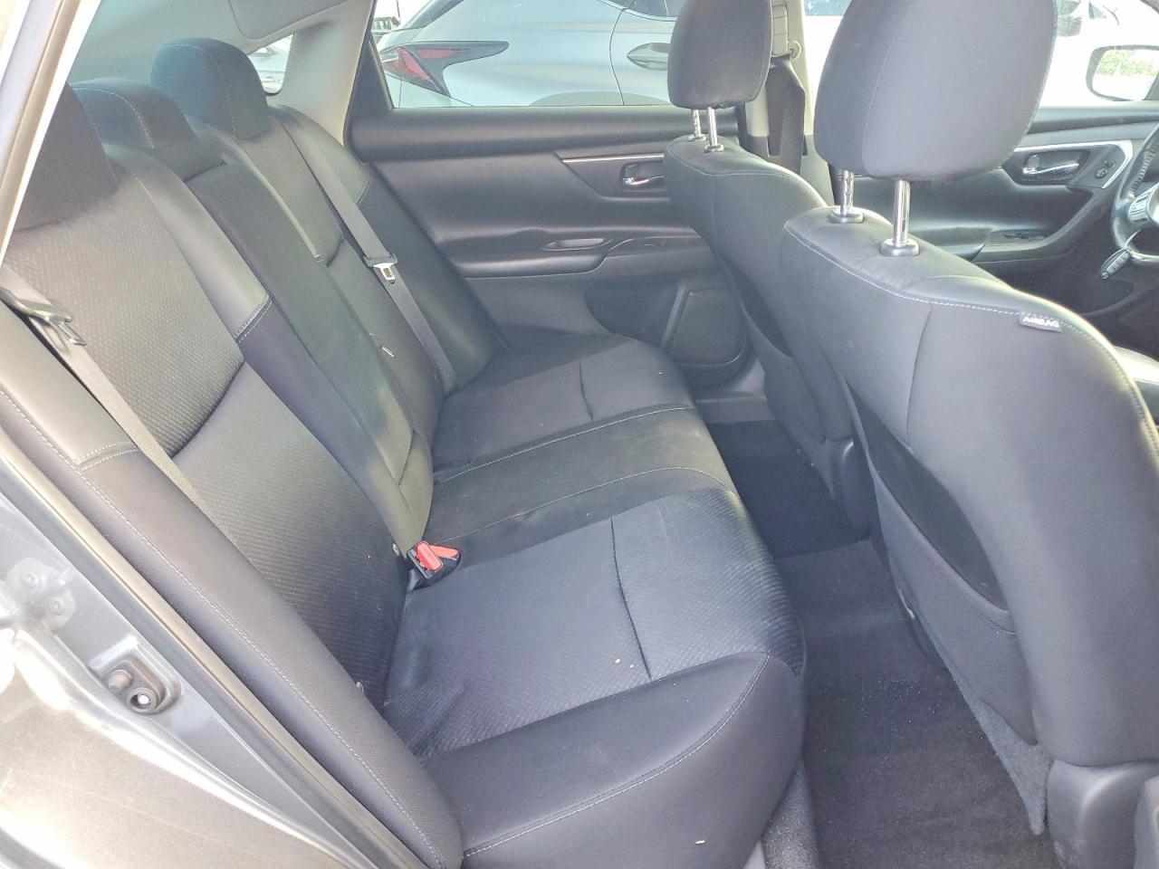 2016 Niss Altima 2.5 sr