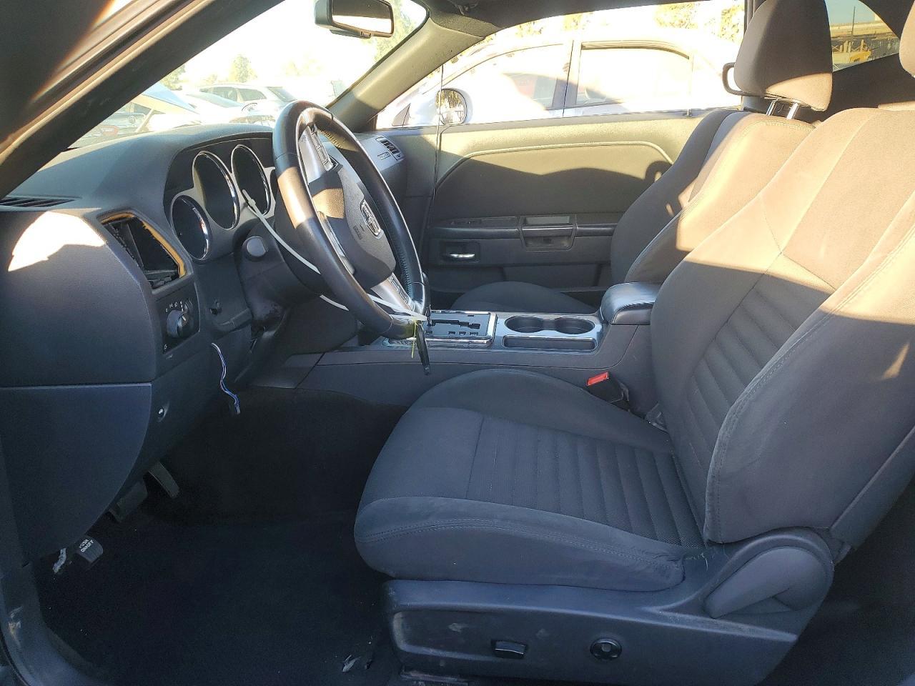 2013 Dodge Challenger sxt
