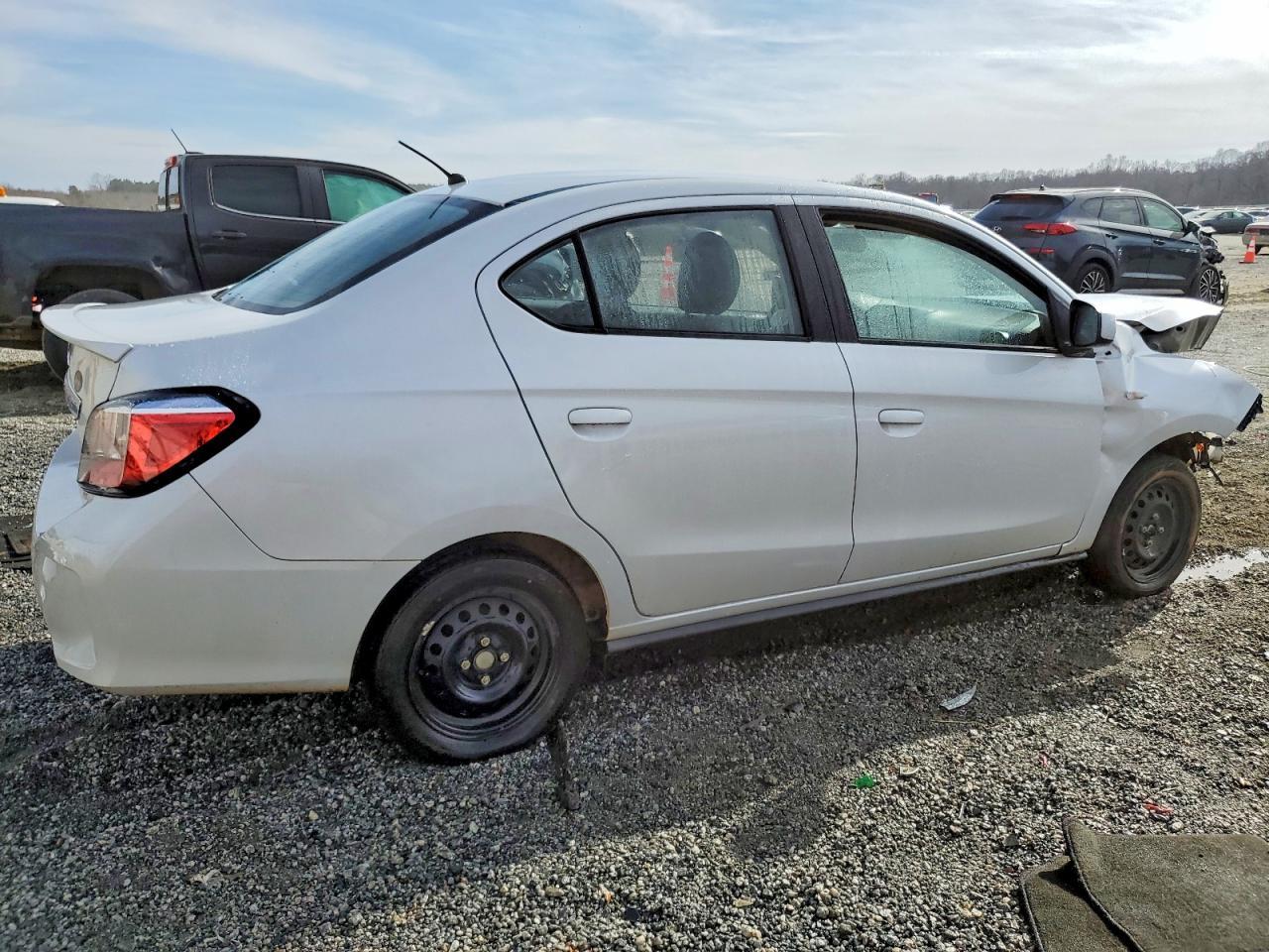 2023 Mitsubishi Mirage G4 es