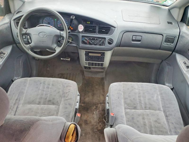 2002 Toyota Sienna le