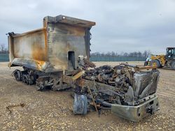 Salvage trucks for sale at Sikeston, MO auction: 2021 Kenworth Construction T880