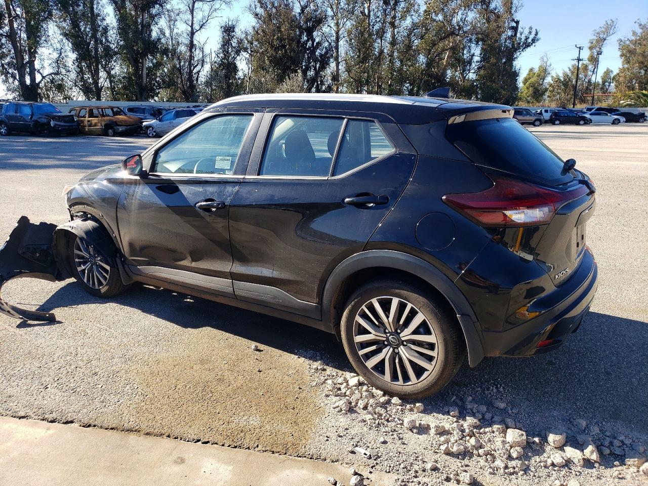 2023 Nissan Kicks sv