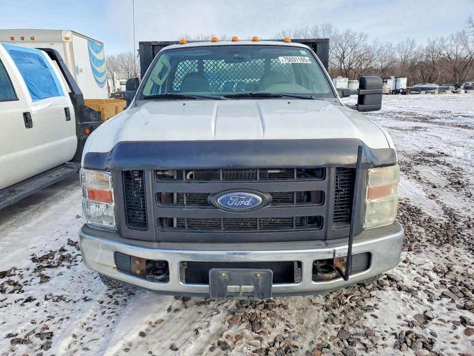 2008 Ford F350 Super Duty Flatbed Truck