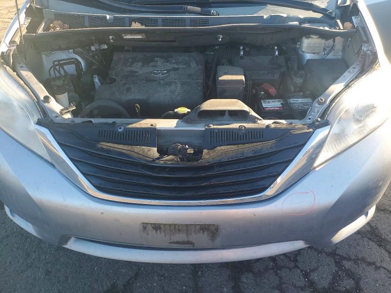 2012 Toyota Sienna le