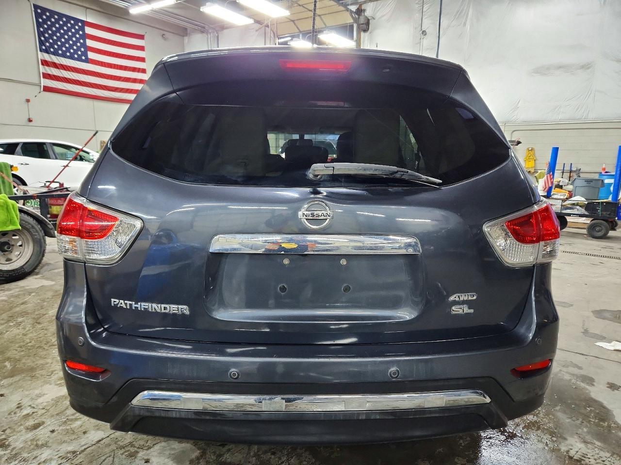 2014 Nissan Pathfinder s