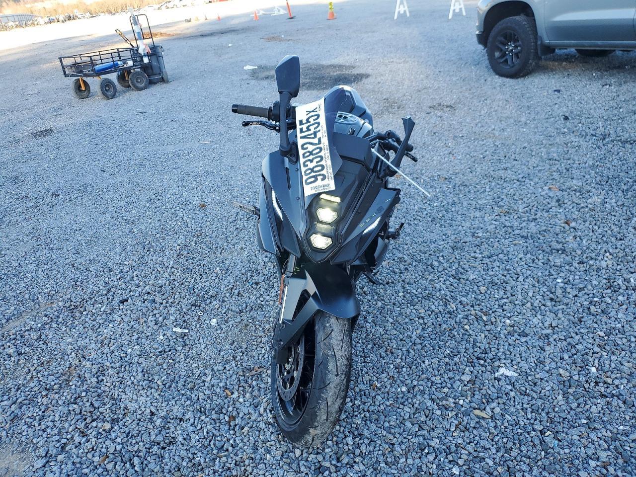 2025 Suzuki GSX800 F