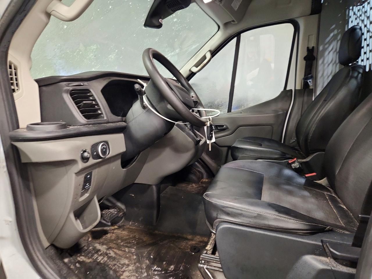 2023 Ford Transit Cargo van t