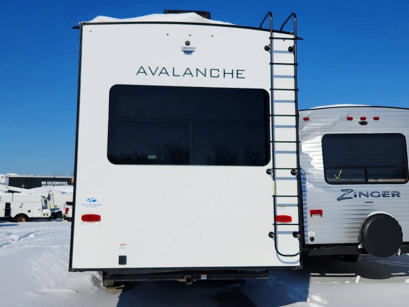 2022 Keystone Avalanche Camper