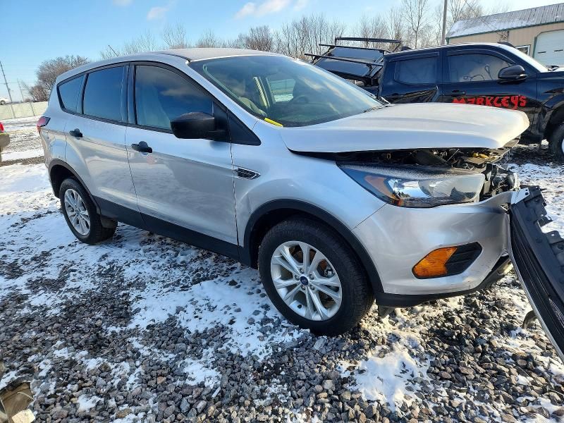 2019 Ford Escape s