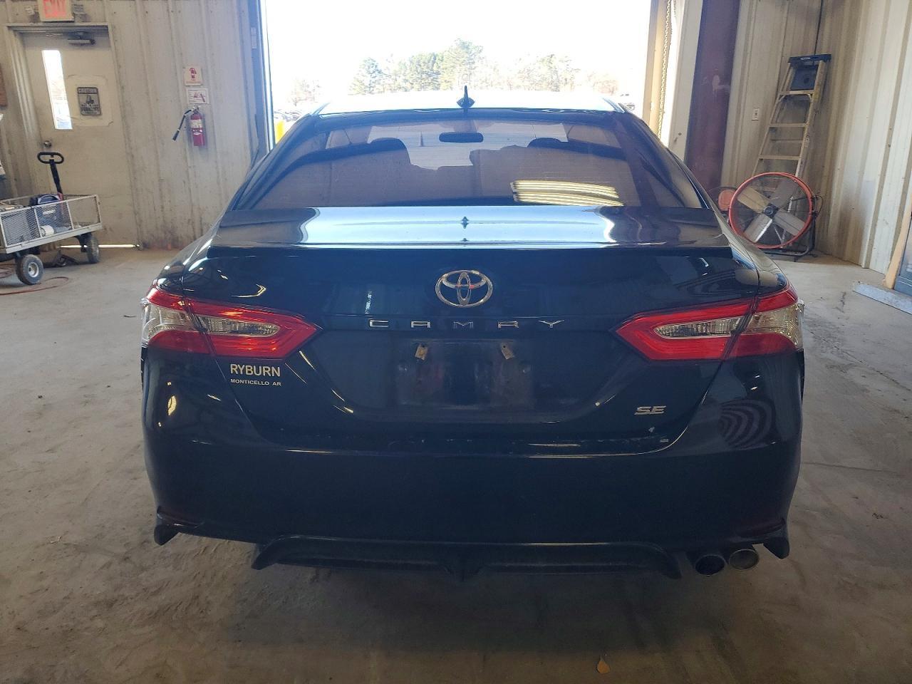 2020 Toyota Camry se