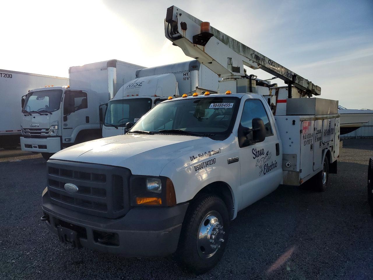 2006 Ford F350 Bucket Truck