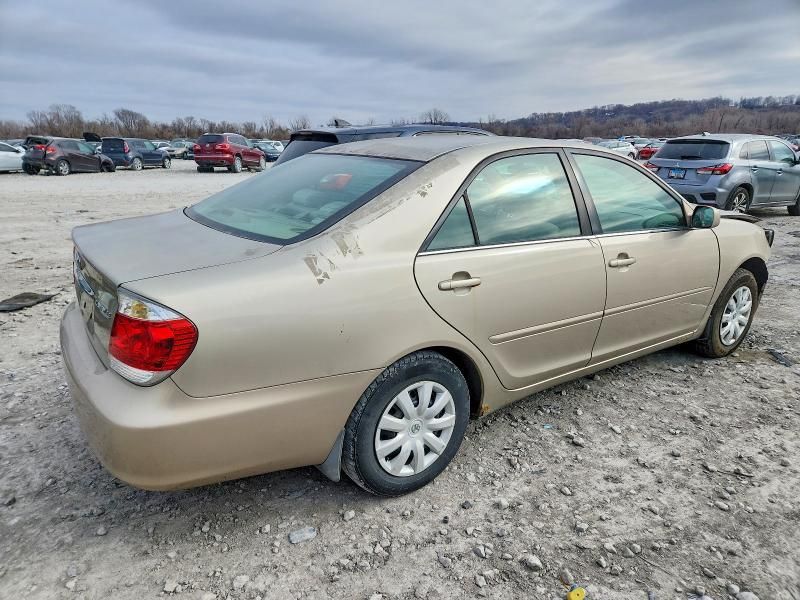 2005 Toyota Camry le