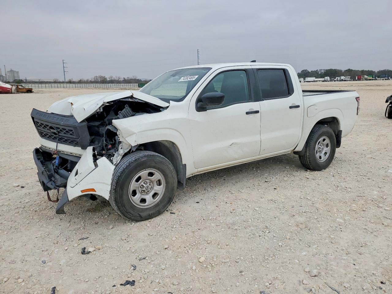 2022 Nissan Frontier s