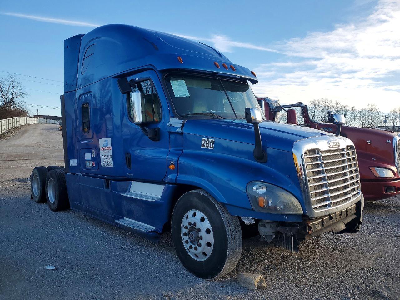 2016 Freightliner Cascadia 126 Semi Truck