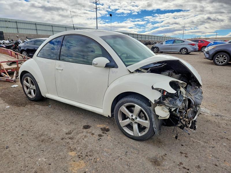 2008 Volkswagen New Beetle Triple White